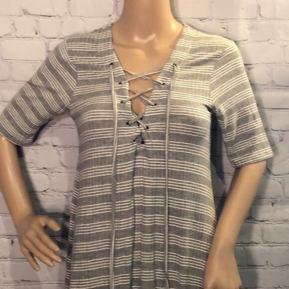 The Hanger Tunic Length Tee Shirt Lace Up … - Picture 2 of 10